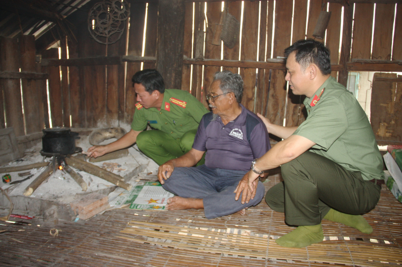 Gần dân nhất để bảo đảm bình yên vùng quê Xuân Lãnh -0