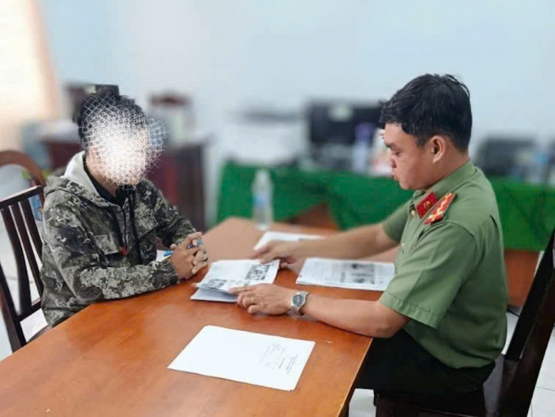 Công an Vĩnh Long tăng cường công tác phòng ngừa, đấu tranh thông tin “xấu, độc” trên không gian mạng -0