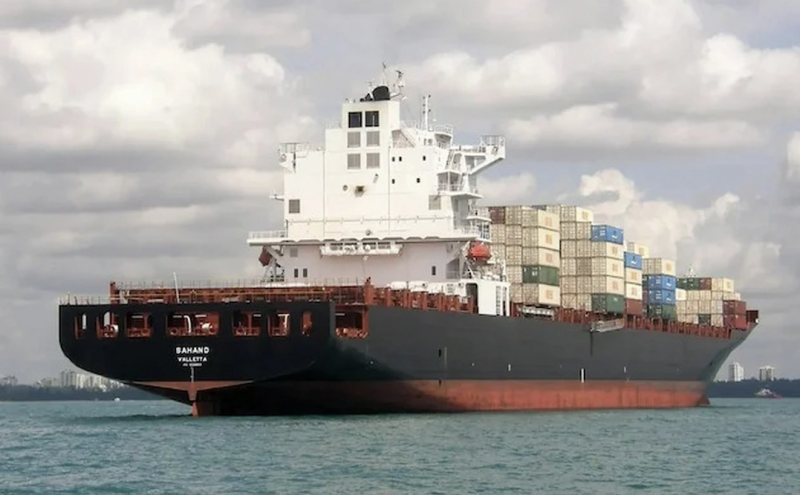 Mỹ bắt giữ tàu hàng treo cờ Iran gần Hormuz, Tehran khẳng định đáp trả -0