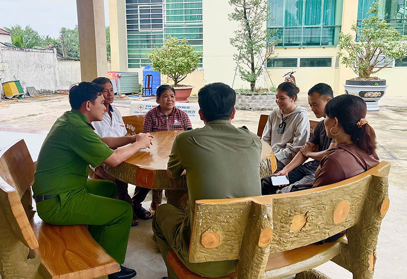 Bẫy lừa khi vay tiền qua app trên mạng xã hội -0