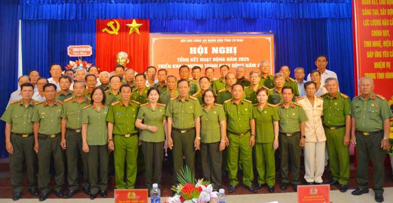 Hội Cựu Công an Cà Mau phối hợp giữ vững ANTT ở cơ sở -0