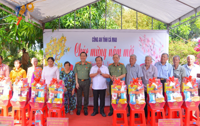 Hội Cựu Công an Cà Mau phối hợp giữ vững ANTT ở cơ sở -0