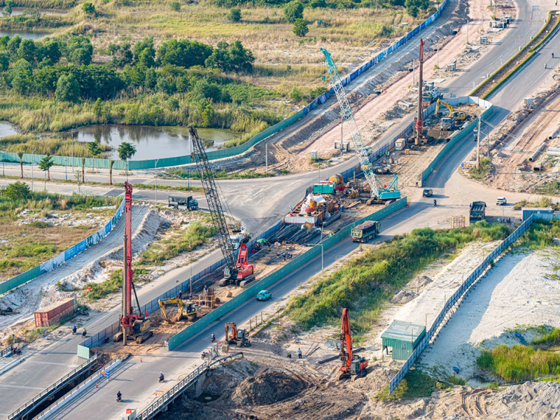 “Đại công trường” APEC tại Phú Quốc: Trung tâm hội nghị lợp mái, sân bay đã xong sân đỗ -0