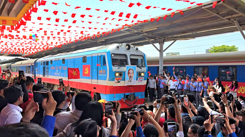 Đường sắt ứng dụng AI, tự động giảm giá vé tàu chặng ngắn đến 35% -0