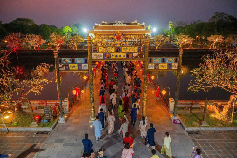 Cảnh báo chiêu trò “bẫy” du khách dịp lễ -0