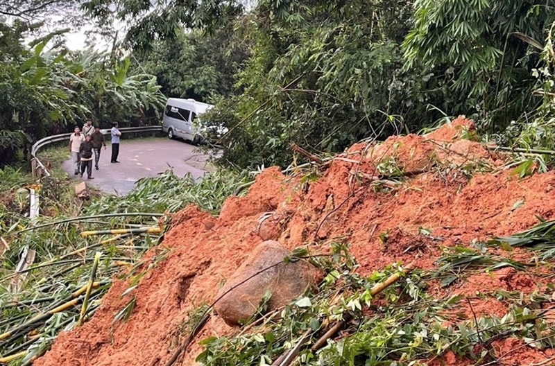 Dự án khắc phục thiên tai ì ạch thi công khi mùa mưa cận kề -0