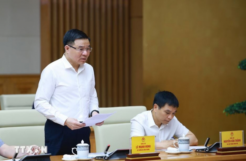 Thủ tướng: Bộ và ngành công thương chịu trách nhiệm, không để thiếu điện và xăng dầu -0