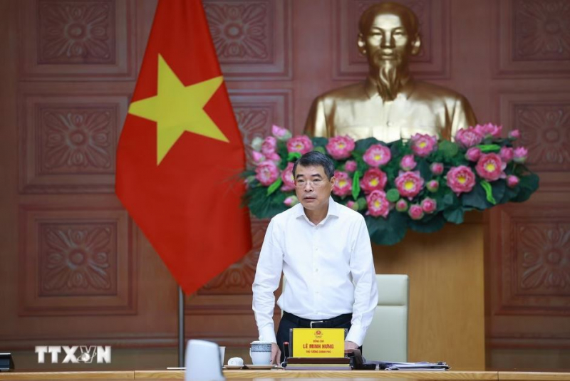 Thủ tướng: Bộ và ngành công thương chịu trách nhiệm, không để thiếu điện và xăng dầu -0