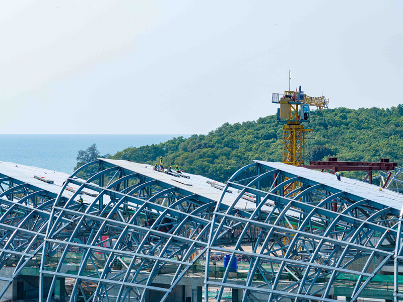 “Đại công trường” APEC tại Phú Quốc: Trung tâm hội nghị lợp mái, sân bay đã xong sân đỗ -0