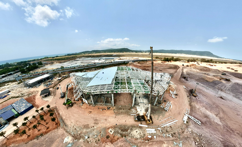 “Đại công trường” APEC tại Phú Quốc: Trung tâm hội nghị lợp mái, sân bay đã xong sân đỗ -0