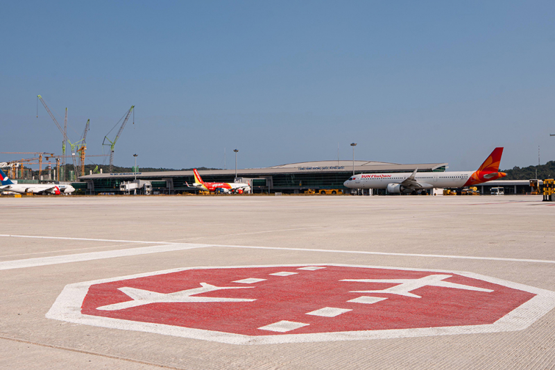 “Đại công trường” APEC tại Phú Quốc: Trung tâm hội nghị lợp mái, sân bay đã xong sân đỗ -0