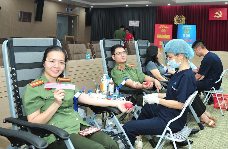 200 CBCS Cụm thi đua số 1 tham gia hiến máu tình nguyện -0