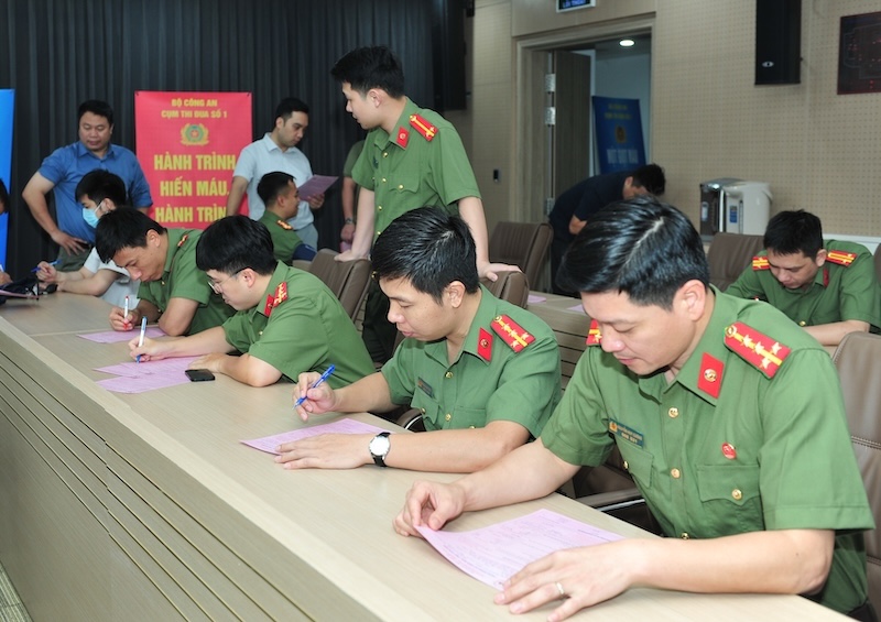 200 CBCS Cụm thi đua số 1 tham gia hiến máu tình nguyện -2