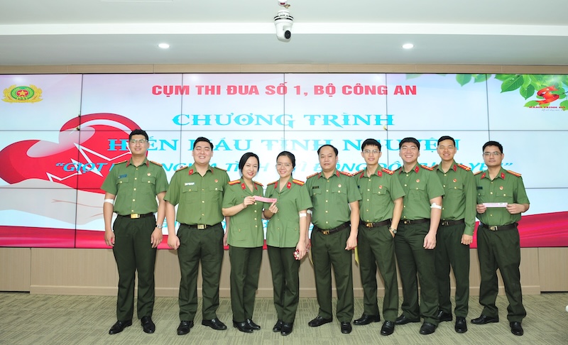 200 CBCS Cụm thi đua số 1 tham gia hiến máu tình nguyện -3