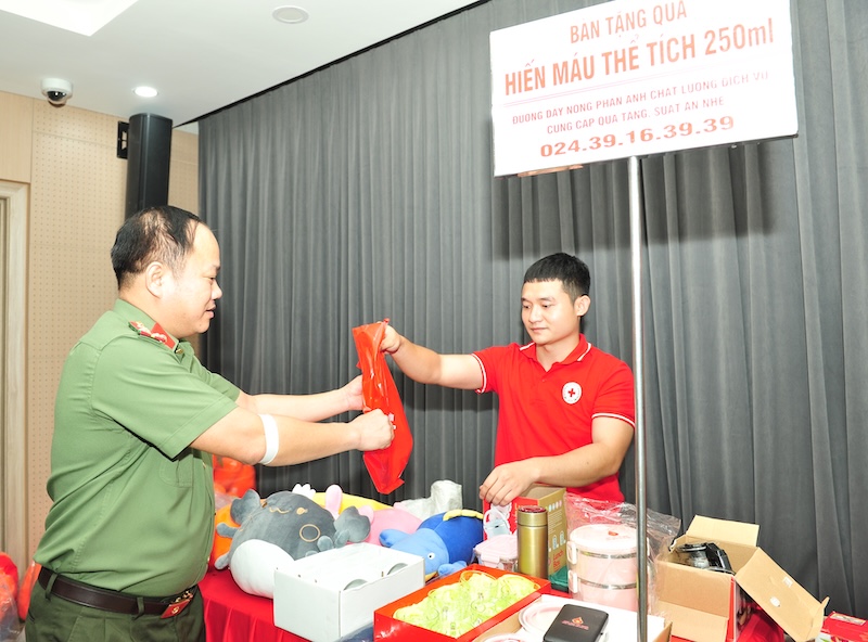 200 CBCS Cụm thi đua số 1 tham gia hiến máu tình nguyện -4