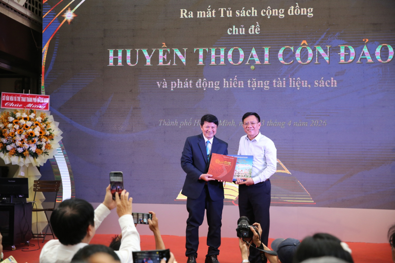 Ra mắt tủ sách chủ đề “Huyền thoại Côn Đảo” và phát động hiến tặng tài liệu, sách  -4
