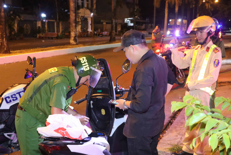 Các tổ tuần tra Công an Cà Mau – mũi nhọn tấn công, trấn áp tội phạm -0