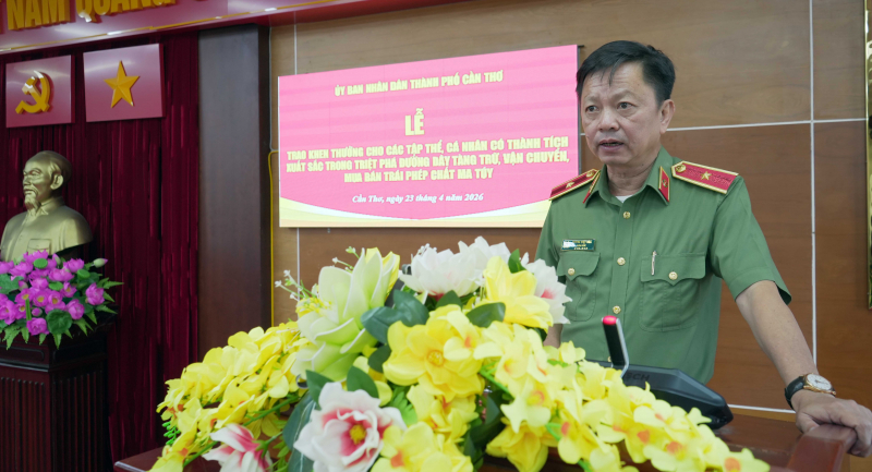 Khen thưởng các tập thể, cá nhân Công an TP Cần Thơ có thành tích xuất sắc trong chuyên án ma túy lớn -0