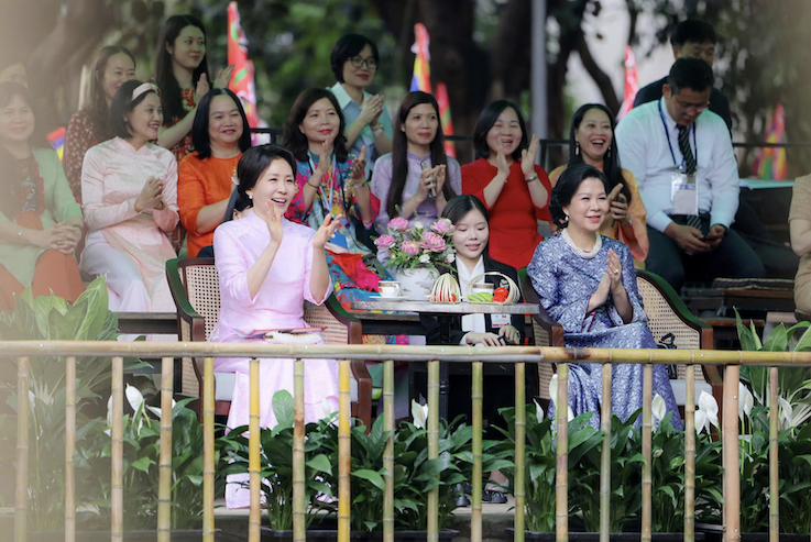 Phu nhân Tổng Bí thư, Chủ tịch nước Tô Lâm và phu nhân Tổng thống Hàn Quốc thăm Bảo tàng Dân tộc học Việt Nam -2