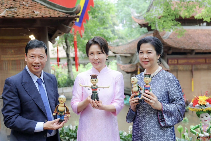 Phu nhân Tổng Bí thư, Chủ tịch nước Tô Lâm và phu nhân Tổng thống Hàn Quốc thăm Bảo tàng Dân tộc học Việt Nam -3