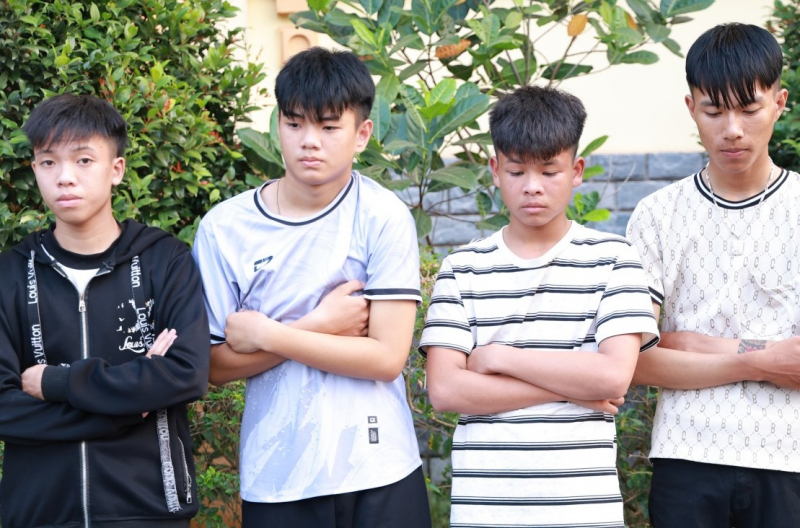 Khởi tố vụ án nhóm thanh thiếu niên mang hung khí, chạy xe lạng lách trên đường phố -0