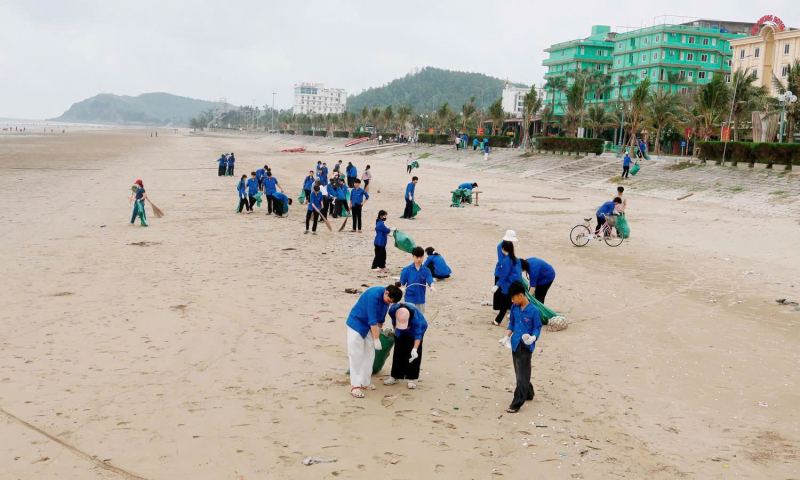 Giữ bình yên mùa du lịch biển -0
