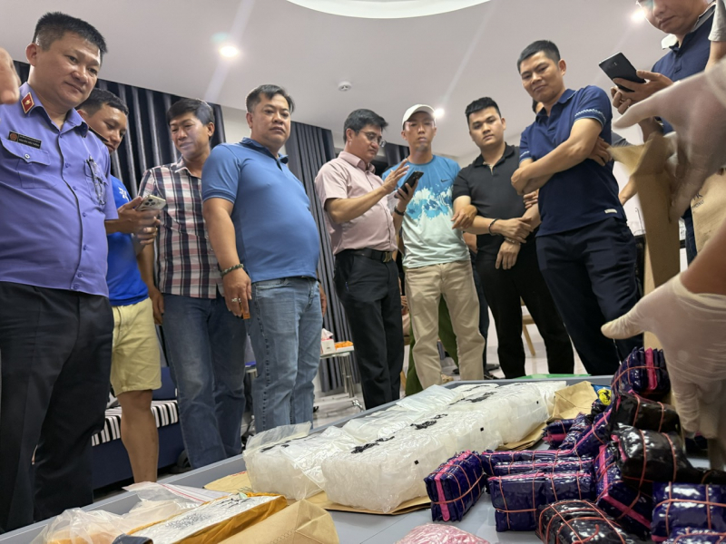 Trao thưởng đột xuất cho các đơn vị triệt phá đường dây buôn bán, vận chuyển hơn 19kg ma tuý -0