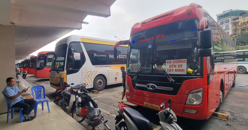 Hà Nội tăng cường xe khách phục vụ dịp nghỉ lễ Giỗ Tổ, 30/4 và 1/5 -0