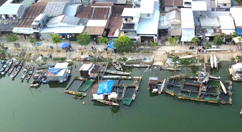 Chấn chỉnh tình trạng chiếm dụng mặt sông Như Ý nuôi cá lồng gây ô nhiễm môi trường  -0