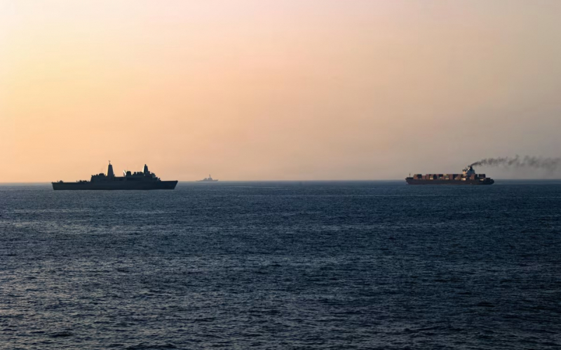 Tổng thống Trump ra lệnh khẩn sau khi Iran tuyên bố thu  tiền quá cảnh của tàu bè ở Hormuz -0