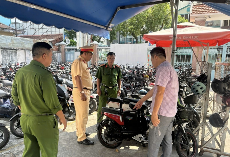 Phụ huynh cần giao đúng loại phương tiện để học sinh an toàn khi lưu thông trên đường phố -0