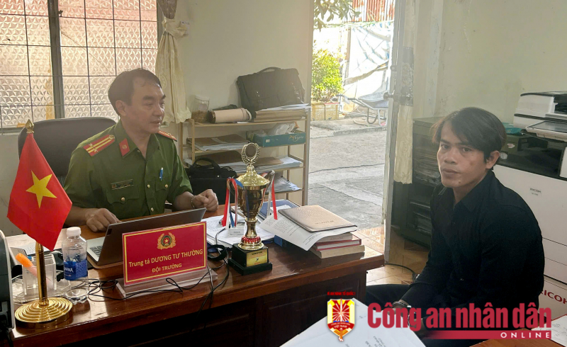 Cảnh sát hình sự đấu trí tìm kẻ giết người ở giữa biển -0