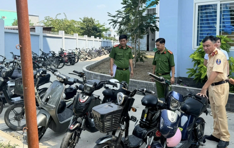 Phụ huynh cần giao đúng loại phương tiện để học sinh an toàn khi lưu thông trên đường phố -0