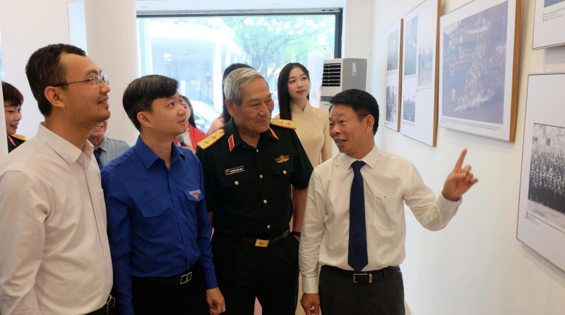 Trưng bày nhiều tác phẩm từng gây chấn động thế giới nhân dịp lễ 30/4 -0