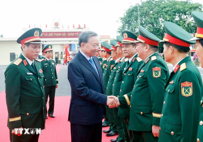 Quân khu 5 phải phát huy vai trò nòng cốt trong xây dựng nền quốc phòng toàn dân -0