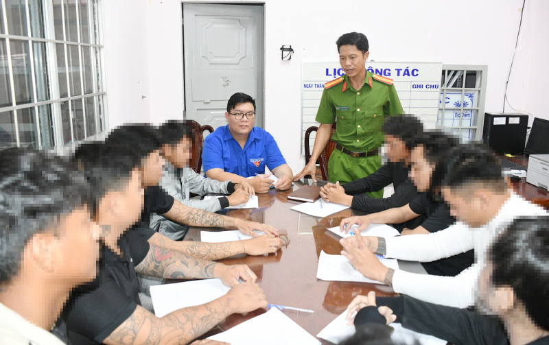 Công an Vĩnh Long quyết liệt các giải pháp xây dựng “Xã không ma tuý” -0