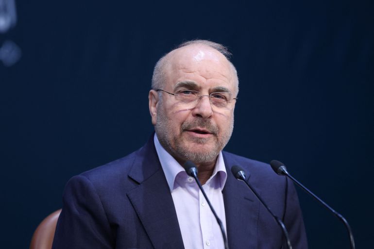 Song trùng bế tắc đàm phán và eo biển Hormuz -0