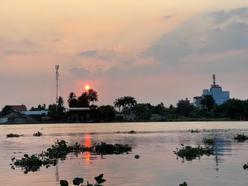 hoàng hôn trên dòng an son.jpg -0