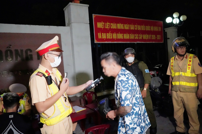 CSGT Đồng Nai “săn” xe độ, dập tắt tiếng pô, chặn đứng “quái xế” -0