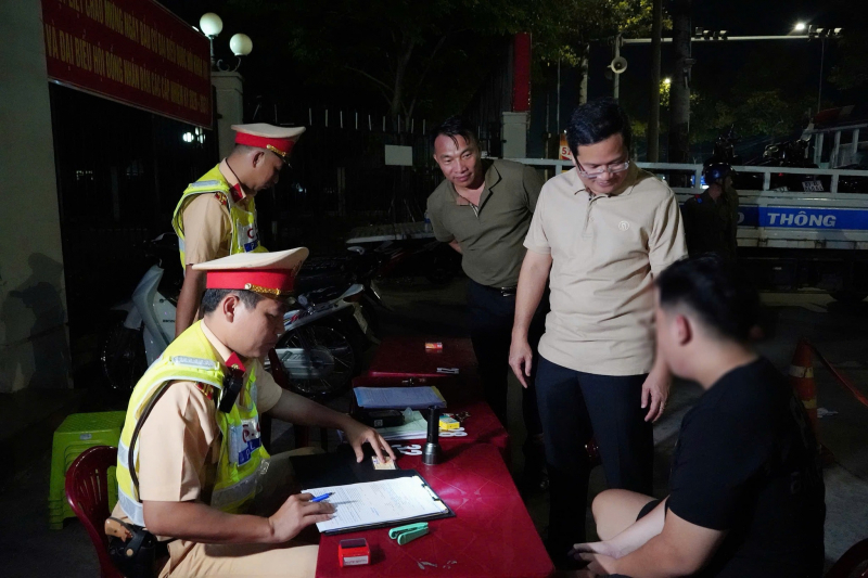 CSGT Đồng Nai “săn” xe độ, dập tắt tiếng pô, chặn đứng “quái xế” -0