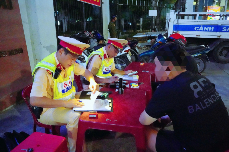 CSGT Đồng Nai “săn” xe độ, dập tắt tiếng pô, chặn đứng “quái xế” -0