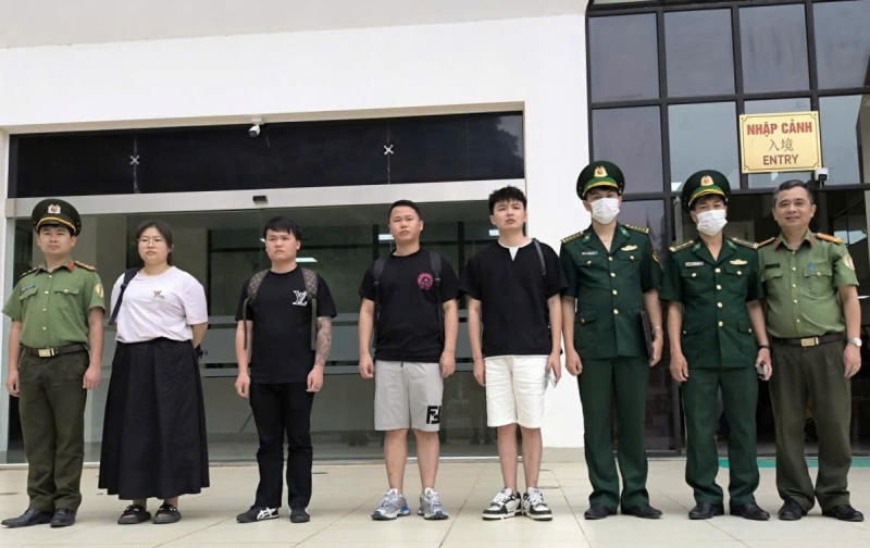 Trục xuất 3 người nước ngoài nhập cảnh trái phép vào Quảng Trị -0