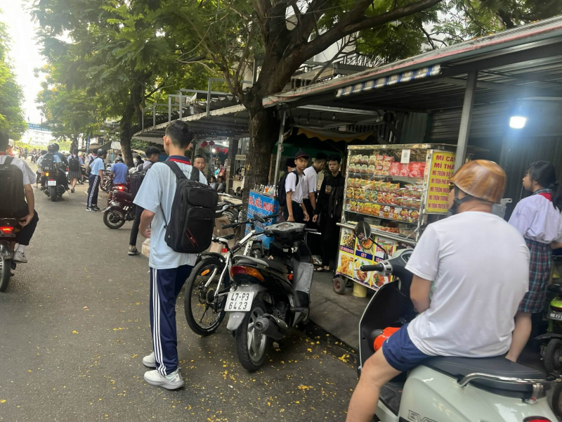 TP Hồ Chí Minh siết chặt quản lý thức ăn đường phố -0