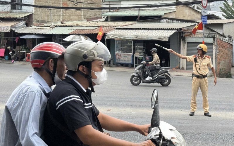 Giao thông tăng nhiệt vào chiều ngày đầu nghỉ lễ Giỗ tổ Hùng Vương -1