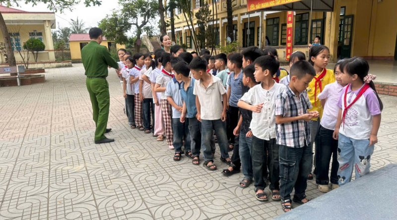 Gieo nền móng “công dân số” từ hôm nay -0