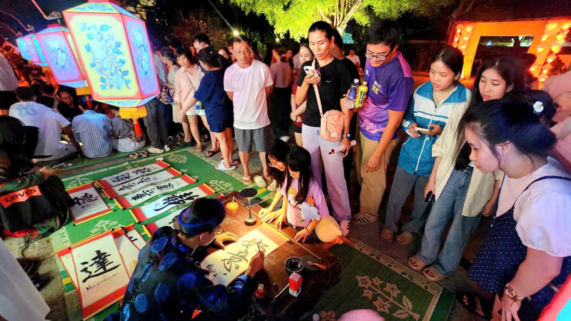 “Đánh thức” di sản Huế về đêm -1