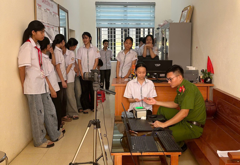 Gieo nền móng “công dân số” từ hôm nay -0