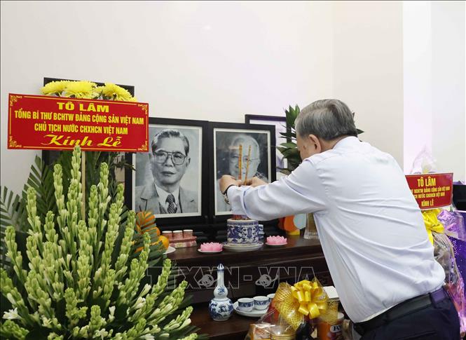 Tổng Bí thư, Chủ tịch nước Tô Lâm dâng hương tưởng nhớ các đồng chí lãnh đạo tiền bối -0