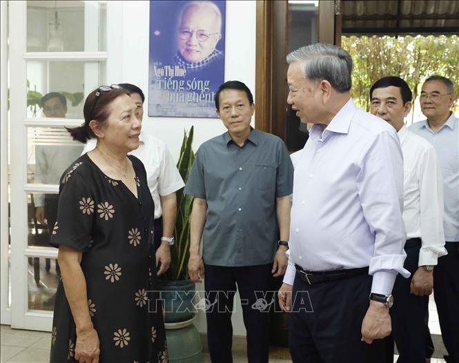 Tổng Bí thư, Chủ tịch nước Tô Lâm dâng hương tưởng nhớ các đồng chí lãnh đạo tiền bối -3