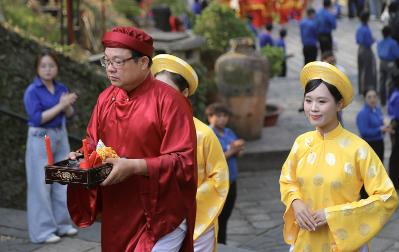 Hàng ngàn người dân thành phố mang tên Bác dự lễ Giỗ tổ Hùng Vương -0